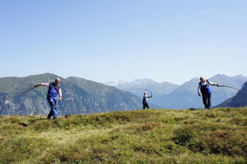 ホテル Edelweisshuette Ladurns Fleres エクステリア 写真